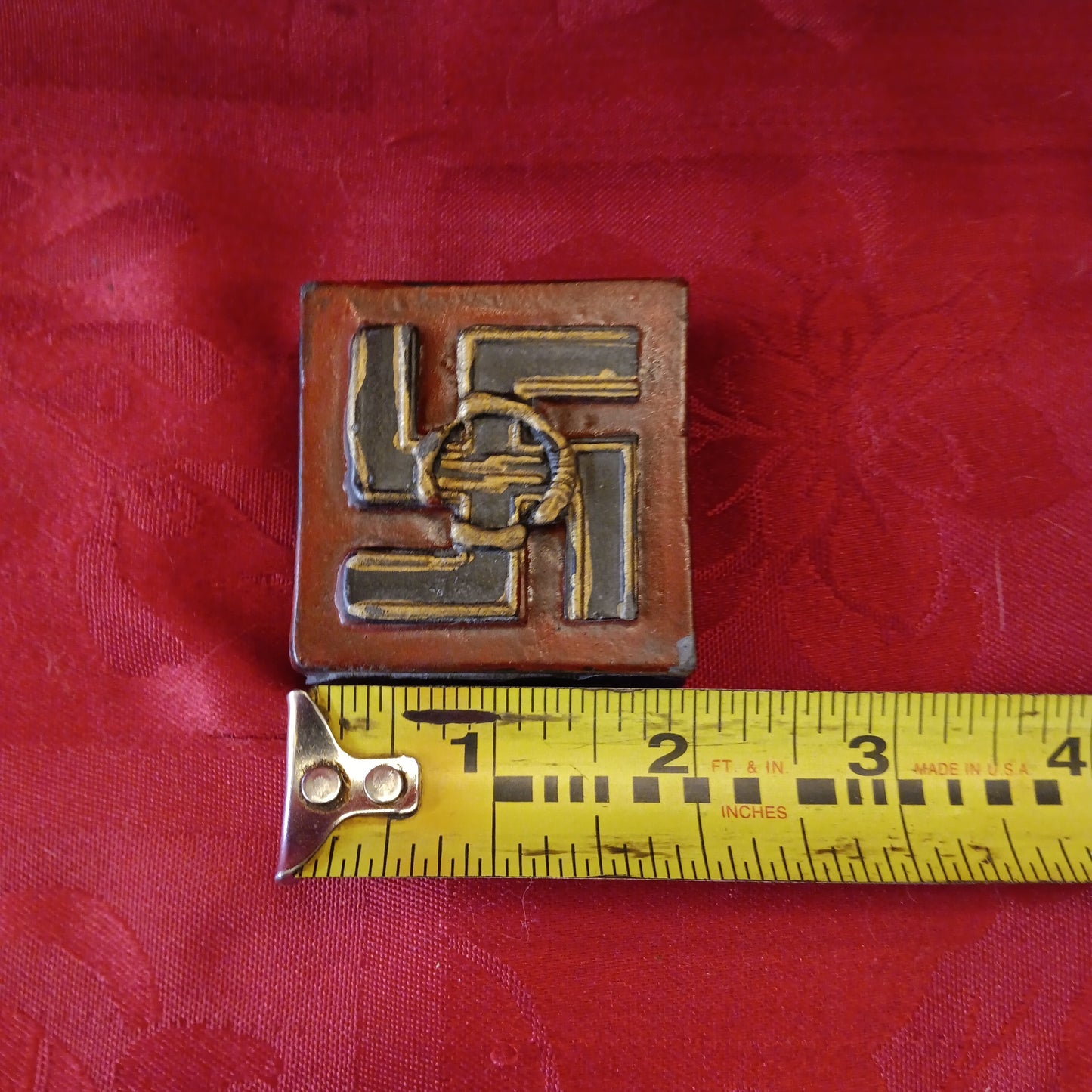 Lead WWII Natzi Swastika Symbol