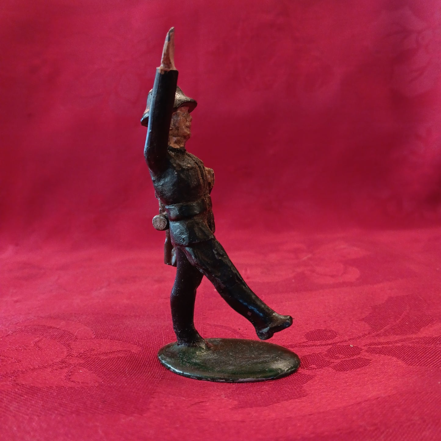 Lead WWII Natzi German Marching Soldier with Bayonet