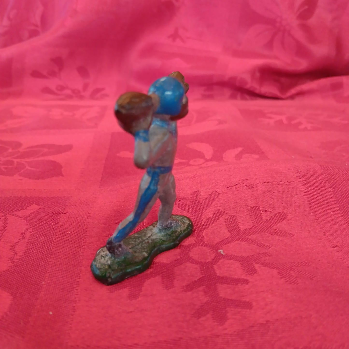 Lead Black Americana Md Blue Football Player Throwing Ball