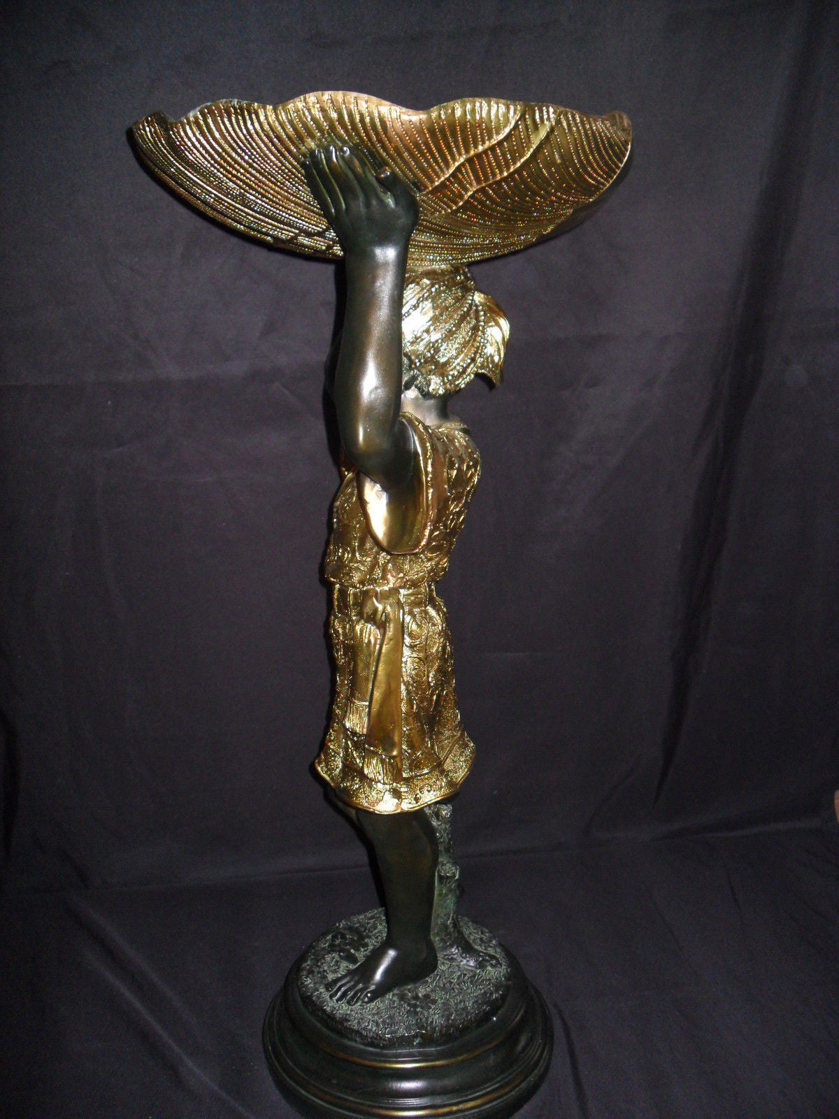 Statue Holder - Blackamoor Standing w/ Shell