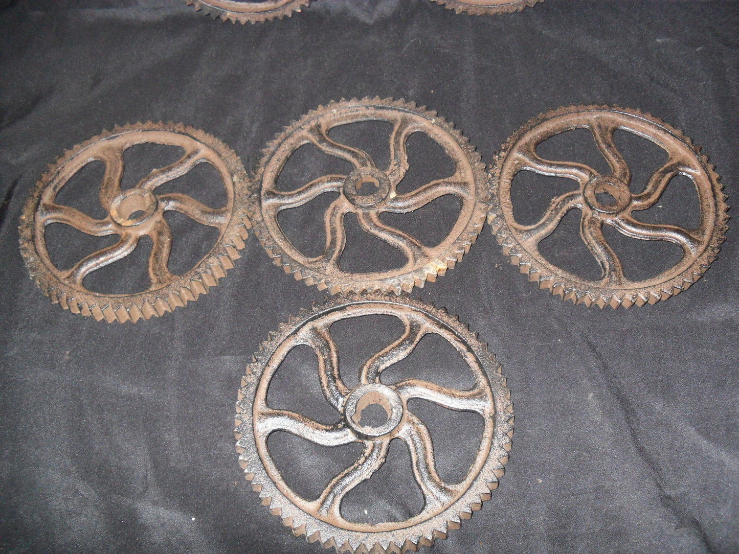 Cast Iron - Gears Twirl Shape