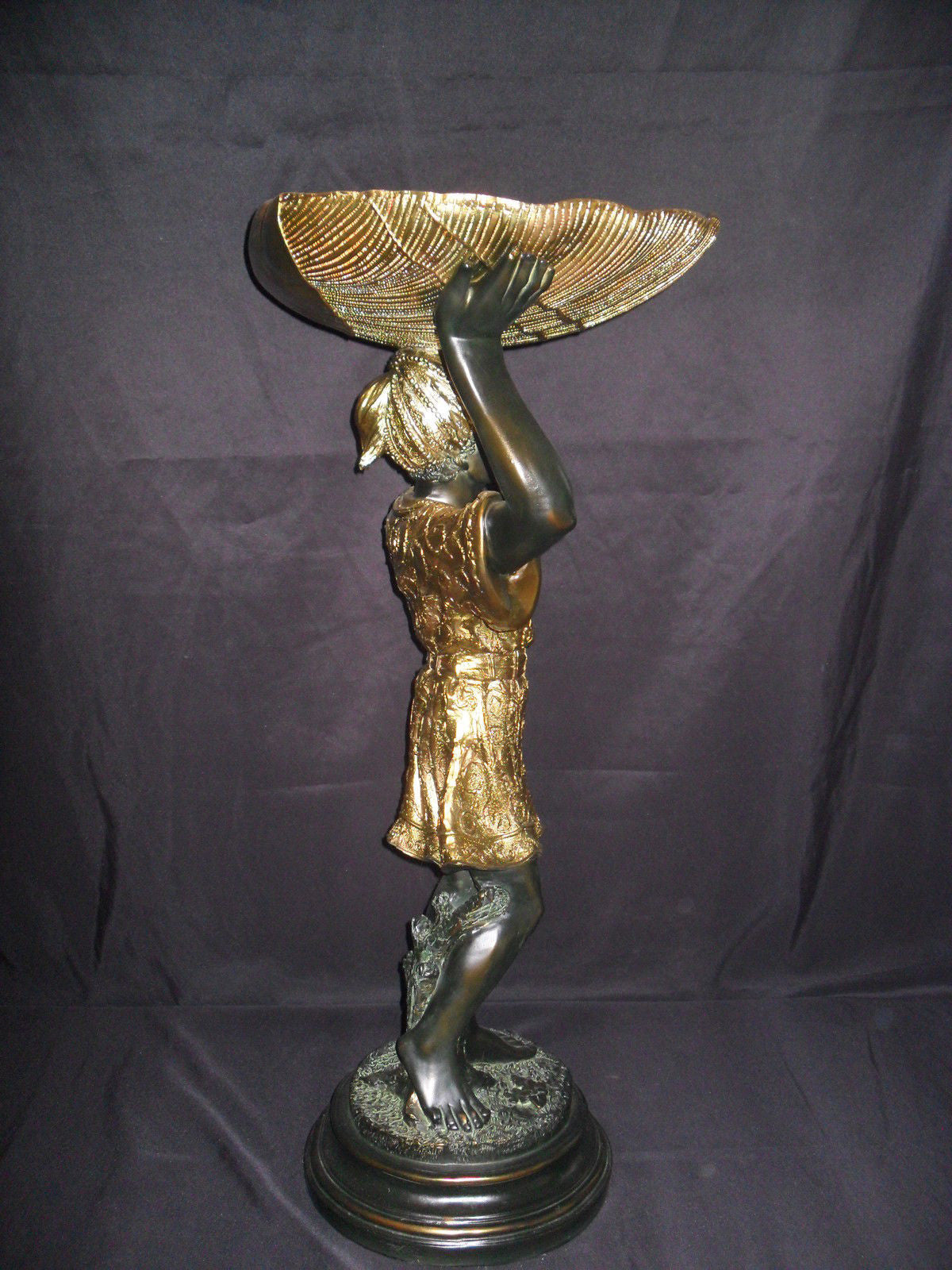 Statue Holder - Blackamoor Standing w/ Shell