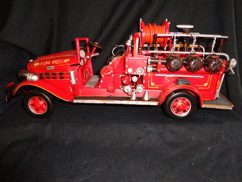 Vintage Toys - US Mack Firetruck "Mack Jr."