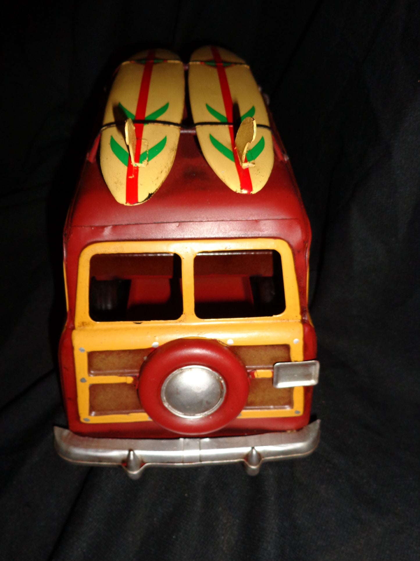 Vintage Toys - Ford Classic Woody Wagon Surfs Up 2 Surfboards