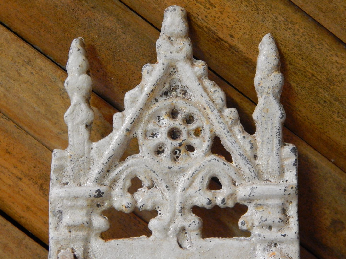 Cast Iron Wall Pocket - Gothic Grouchy White Face