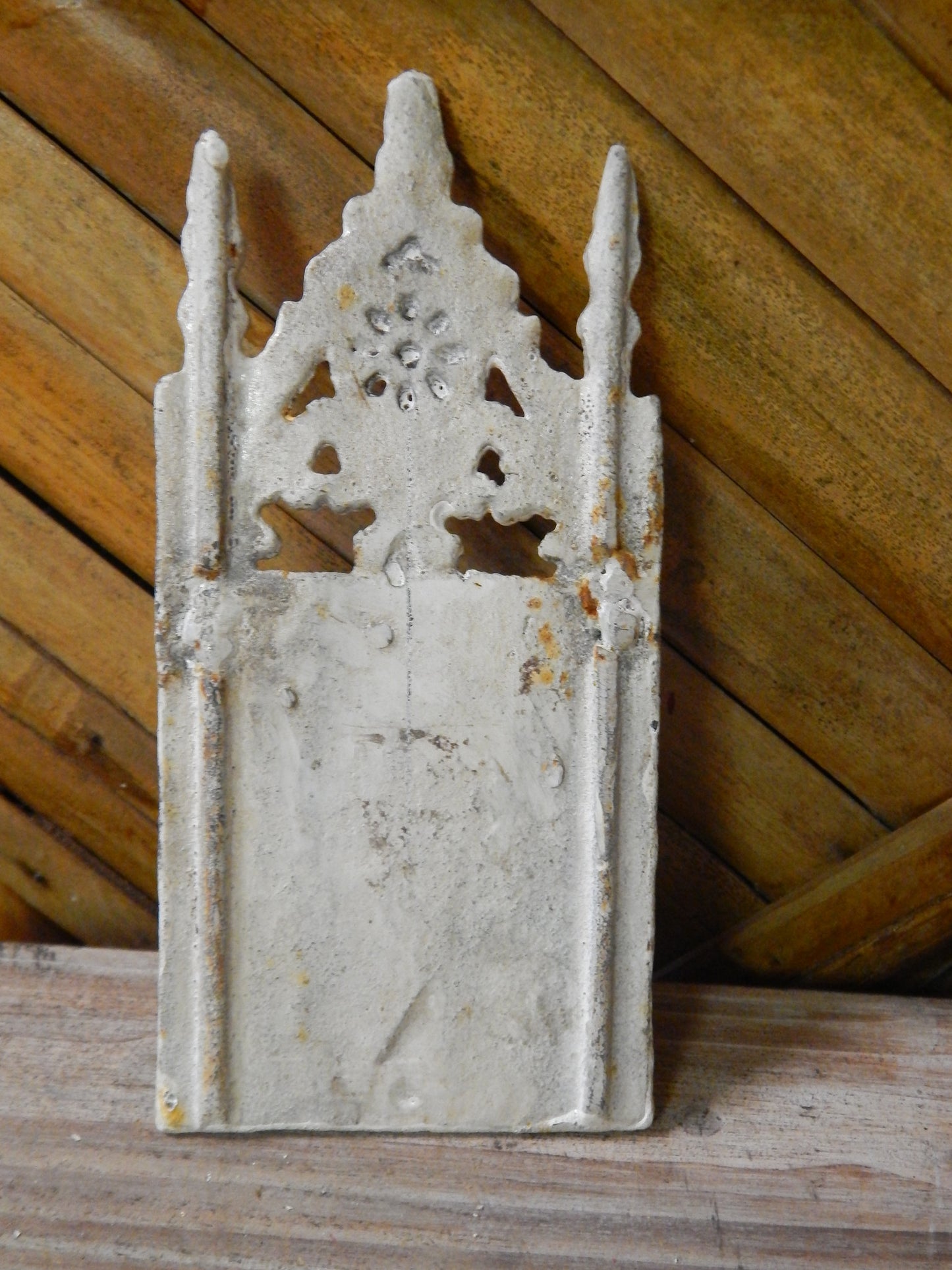 Cast Iron Wall Pocket - Gothic Grouchy White Face