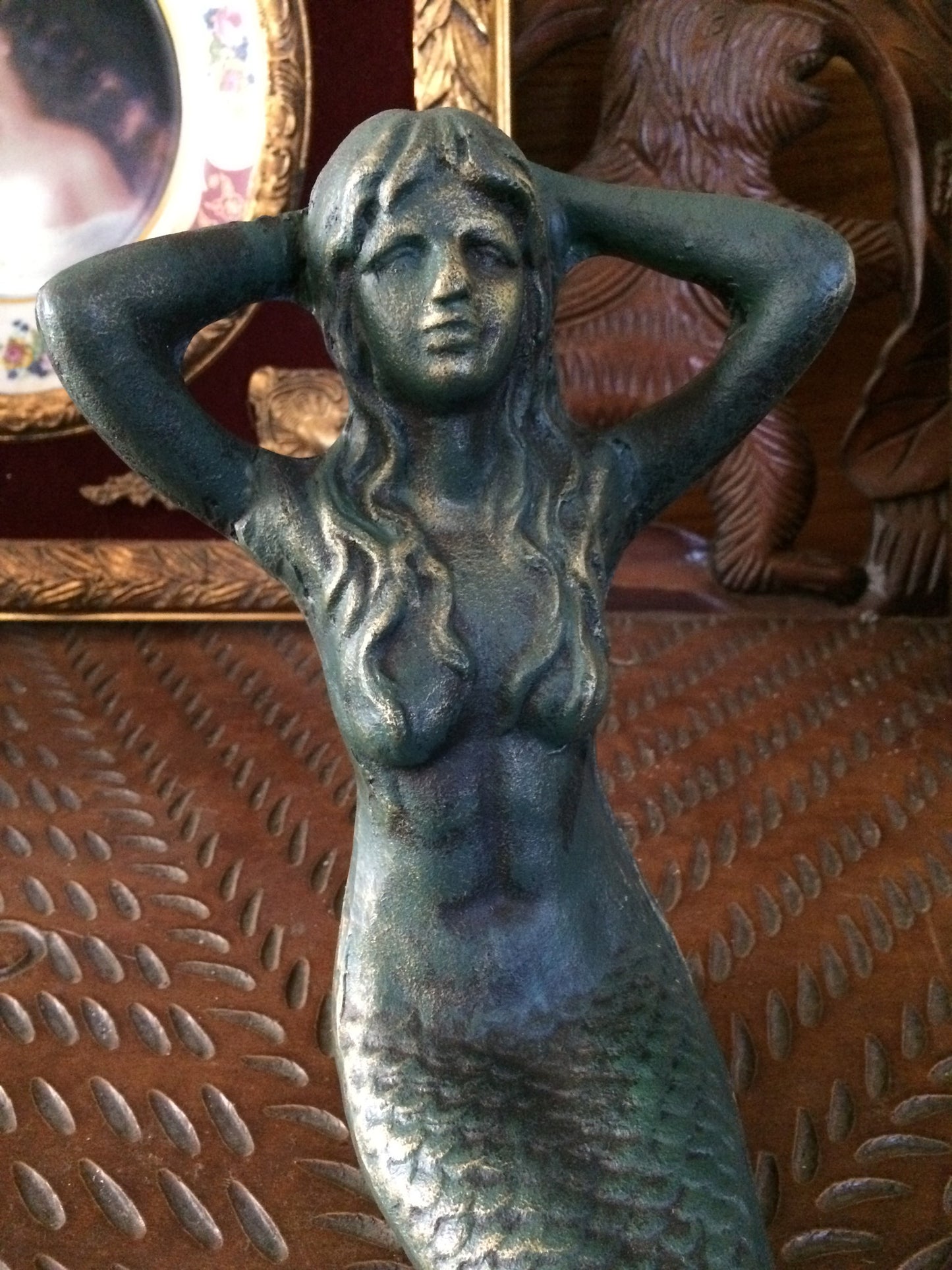 Iron Cast Statue - Mermaid Sitting Decor