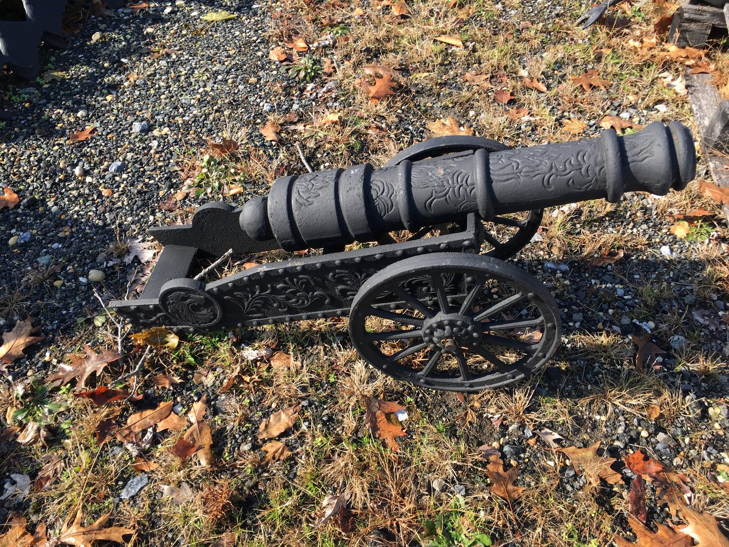 CAST IRON CANNON