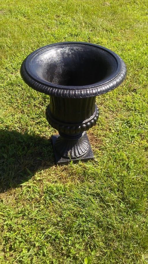 Cast Iron - Pair Short Black Urns